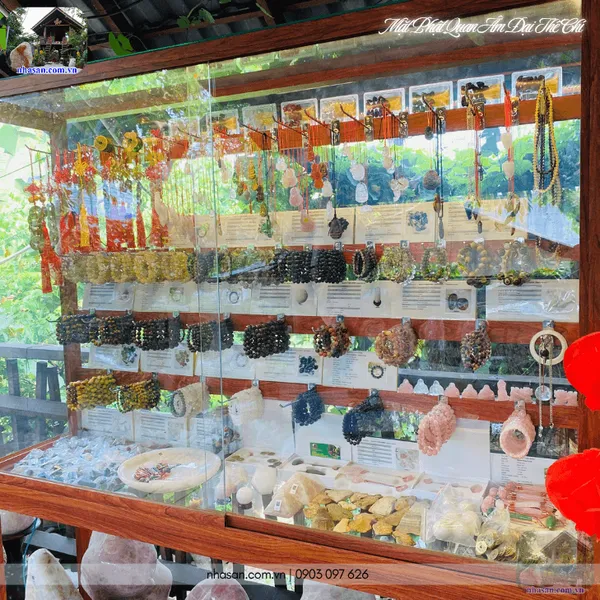 Mặt Phật Quan Âm Đại Thế Chí đá mắt hổ nặng 20gr, cao 4.6cm x ngang 3cm x dày 0.9cm