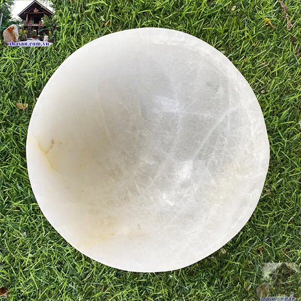 Bát đá thạch anh trắng 1.1kg -14.5cm B42