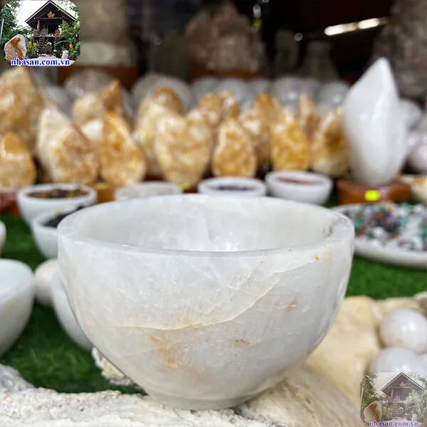 Bát đá thạch anh trắng 860gr-13cm B58