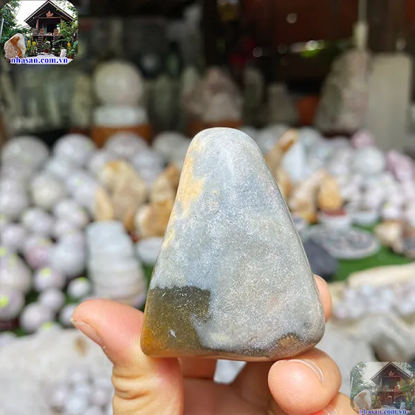 Chặn giấy đá phong thủy sự nghiêm túc và sang trọng của màu xám