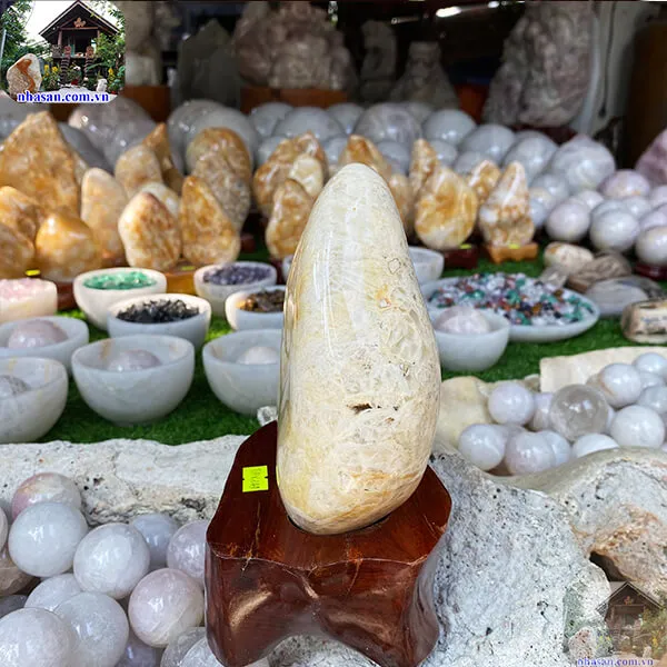 Thạch anh bông vàng 2.4kg (KT: 21 x 13 cm) - TAV149