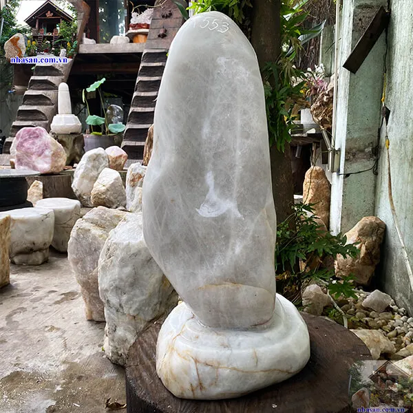 Trụ đá thạch anh trắng 88kg, cao 66cm x ngang 28cm - T553