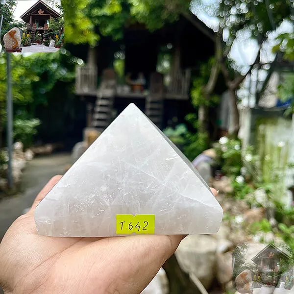 Kim tự tháp phong thủy 0.98kg, cao 7cm x ngang 10.2cm - T642