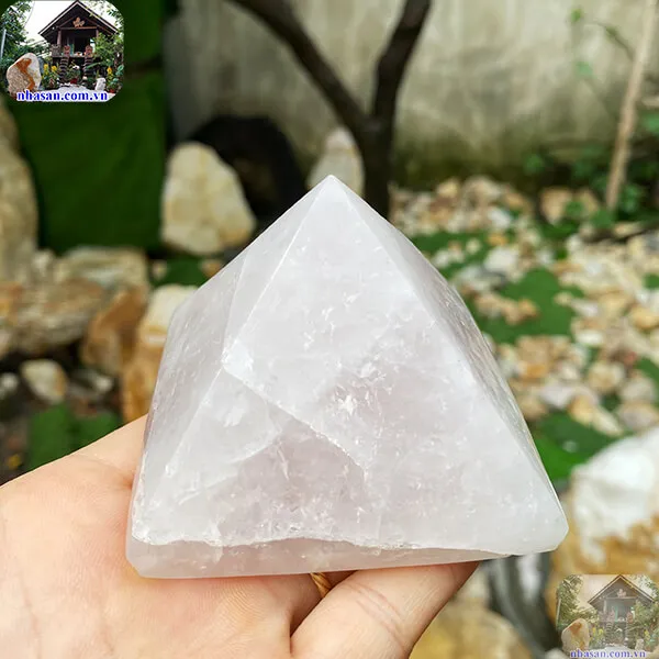 Tháp đá thạch anh - Giải tỏa căng thẳng, thư giãn tinh thần