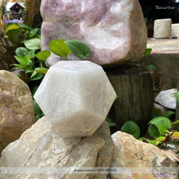 Đá Thạch anh 12 mặt QC1489 - 3.7kg - 15cm