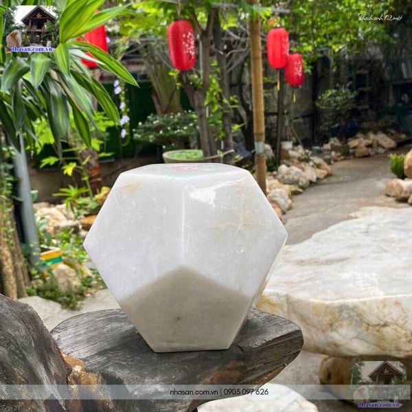 Đá thạch anh 12 mặt QC1491 - 4.1kg - 15.5cm