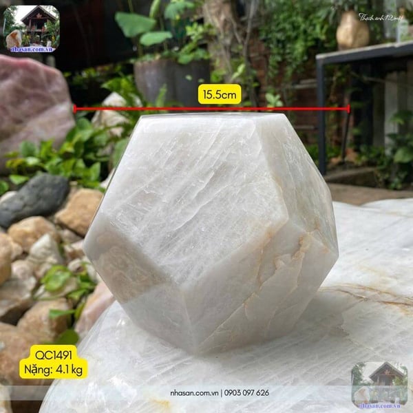 Đá thạch anh 12 mặt QC1491 - 4.1kg - 15.5cm