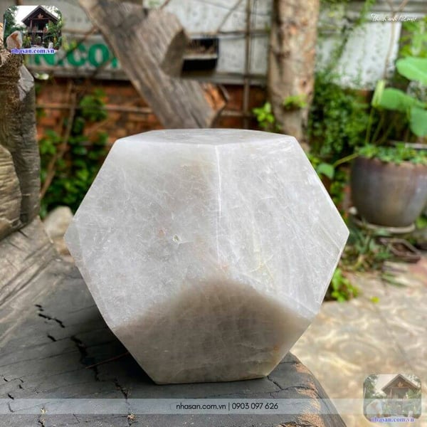 Đá thạch anh 12 mặt QC1492 - 3.18kg - 14.5cm