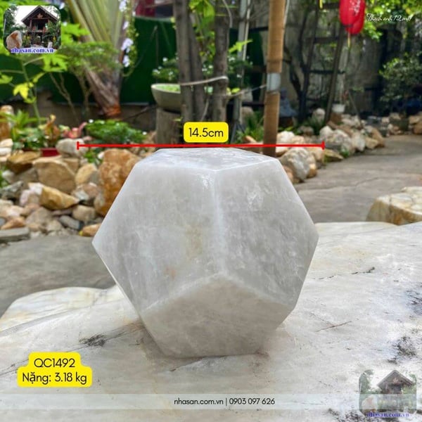 Đá thạch anh 12 mặt QC1492 - 3.18kg - 14.5cm