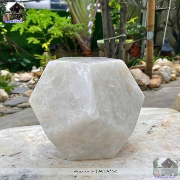 Đá thạch anh 12 mặt QC1493 - 4.16kg - 15.5cm