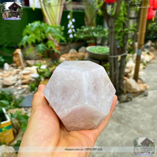 Đá thạch anh 12 mặt QC1497 - 660gr - 9cm