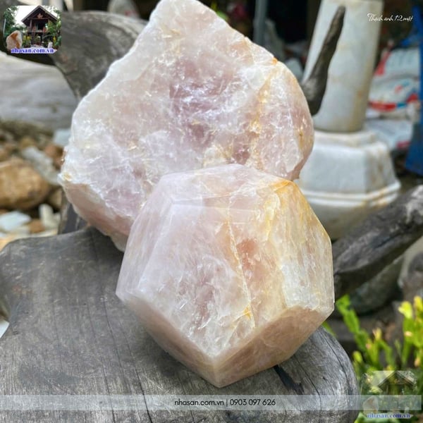 Đá thạch anh 12 mặt QC1497 - 660gr - 9cm