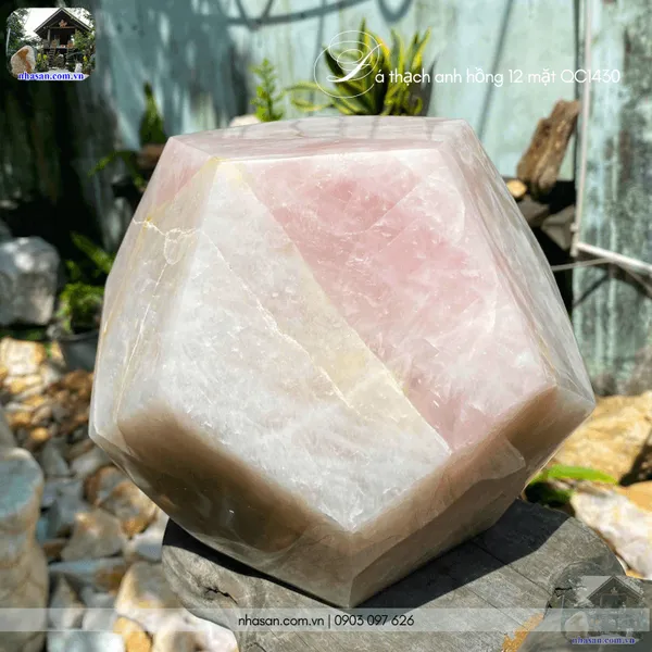 Đá thạch anh hồng 12 mặt QC1430 nặng 10kg, đường kính 19cm