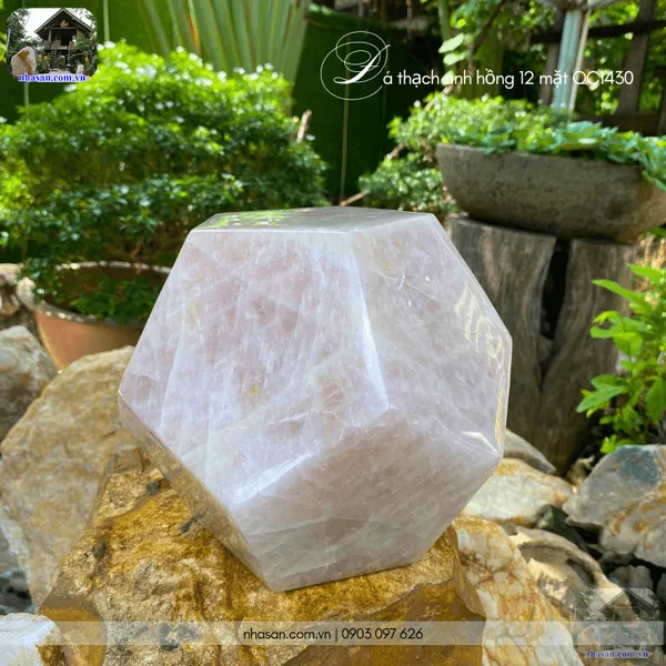 Đá thạch anh hồng 12 mặt QC1430 nặng 10kg, đường kính 19cm