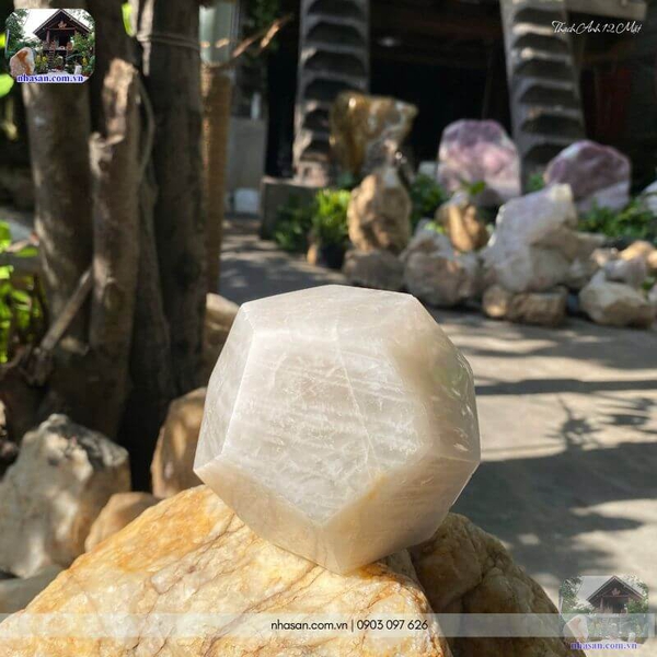 Đá thạch anh 12 mặt QC1521 - 1.08kg - 10.3cm