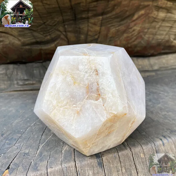 Thạch anh hồng 12 mặt cho người mệnh thổ - hỏa