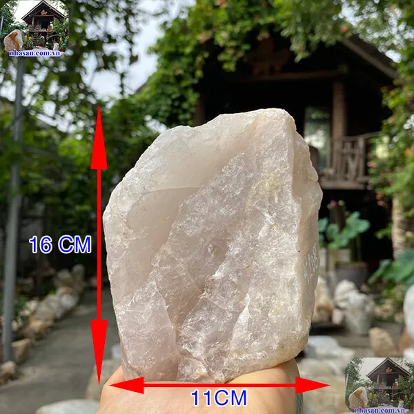 Thạch anh hồng thô - sự nổi bật tinh tế cho phòng ngủ