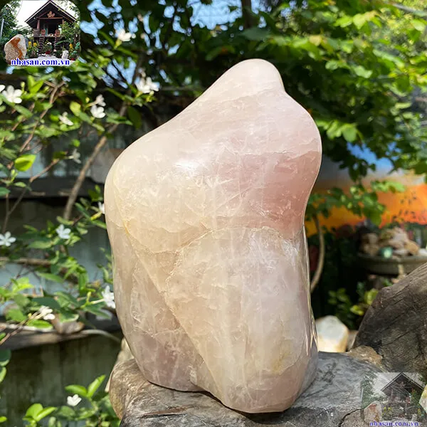 Trụ đá thạch anh hồng T689, nặng 7.8kg, kích thước 22x17x12 cm