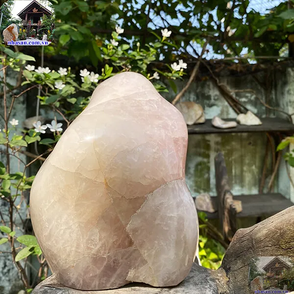 Trụ đá thạch anh hồng T689, nặng 7.8kg, kích thước 22x17x12 cm