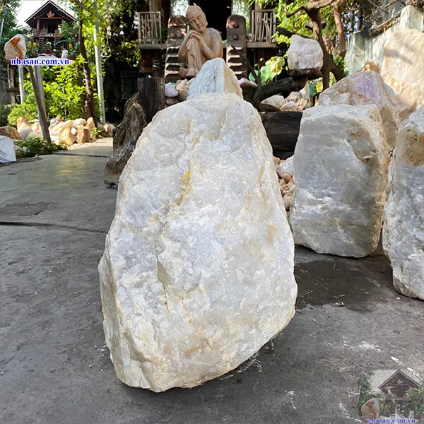 Đá thạch anh trắng thô khối 84kg-K164