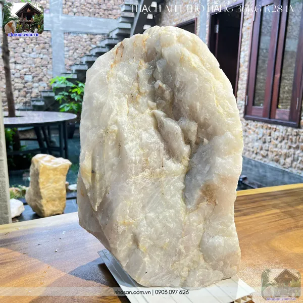 Trụ đá thạch anh thô nặng 36kg K284A, cao 46cm, hoành 88cm