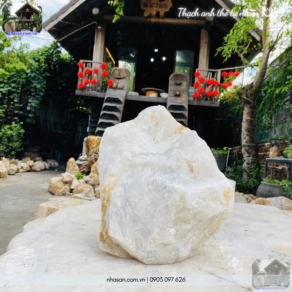 Thạch anh thô tự nhiên K289 nặng 12,9kg cao 29cm x ngang 25cm x dày 14cm