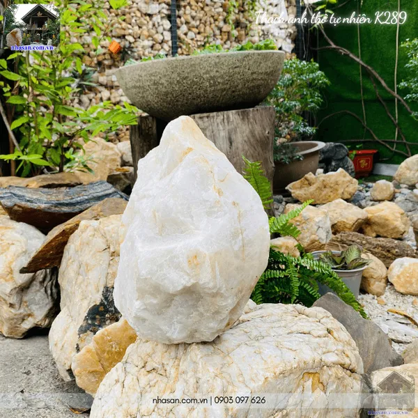 Thạch anh thô tự nhiên K289 nặng 12,9kg cao 29cm x ngang 25cm x dày 14cm