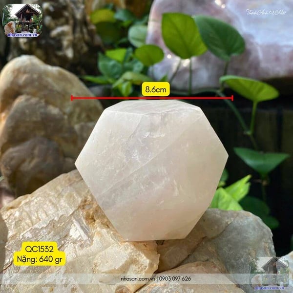 Đá thạch anh trắng 12 mặt 640gr - 8.6cm - QC1532