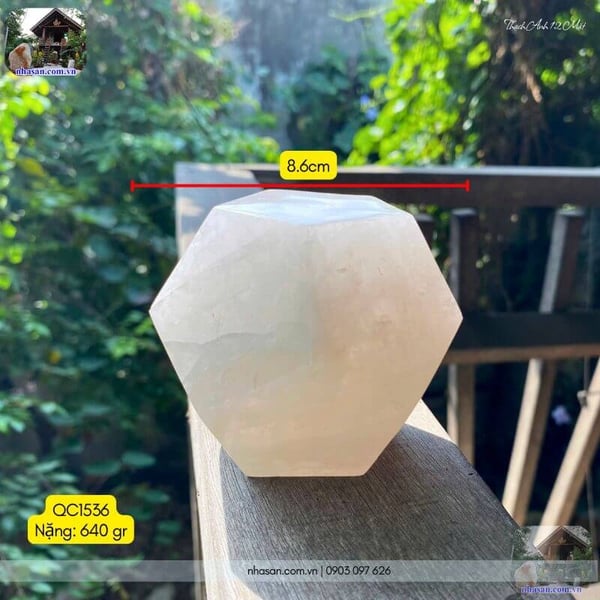 Đá thạch anh trắng 12 mặt QC1536 - 640gr - 8.6cm