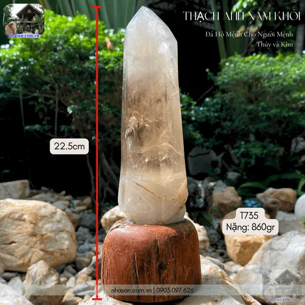 Trụ thạch anh xám khói 860gr, cao 22.5cm - T735