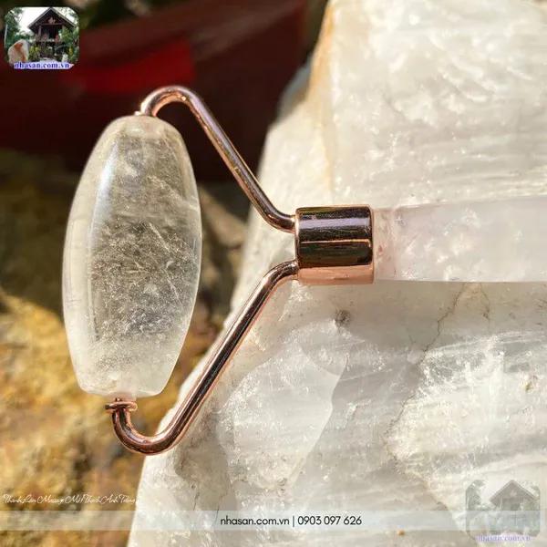 Thanh lăn massage mặt thạch anh trắng