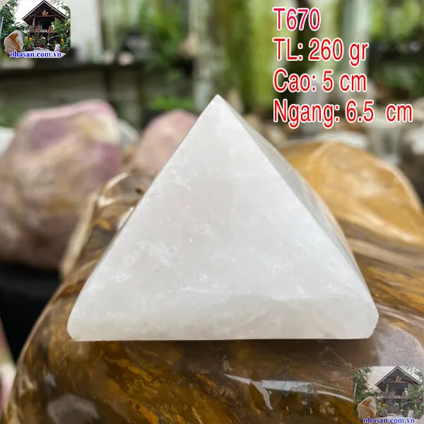 Tháp đá phong thủy "Vũ khí bí mật" của các doanh nhân thành đạt