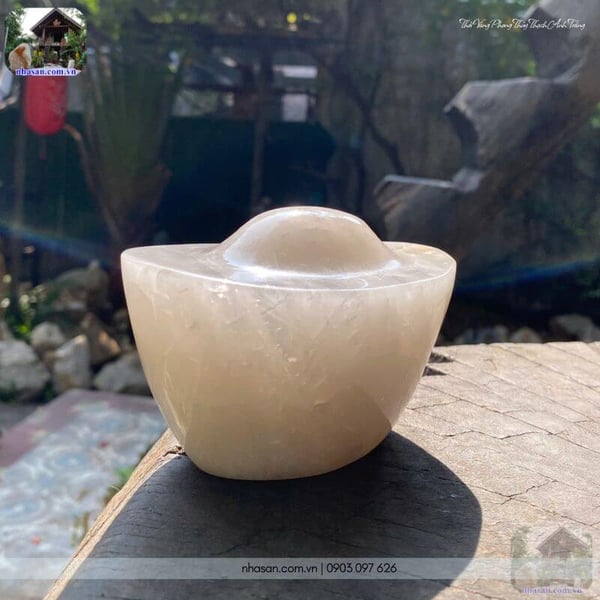 Thỏi vàng phong thủy thạch anh trắng TV56 740gr, dài 11cm x rộng 7cm x cao 7cm