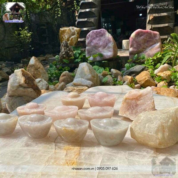 Thỏi vàng phong thủy thạch anh trắng TV56 740gr, dài 11cm x rộng 7cm x cao 7cm