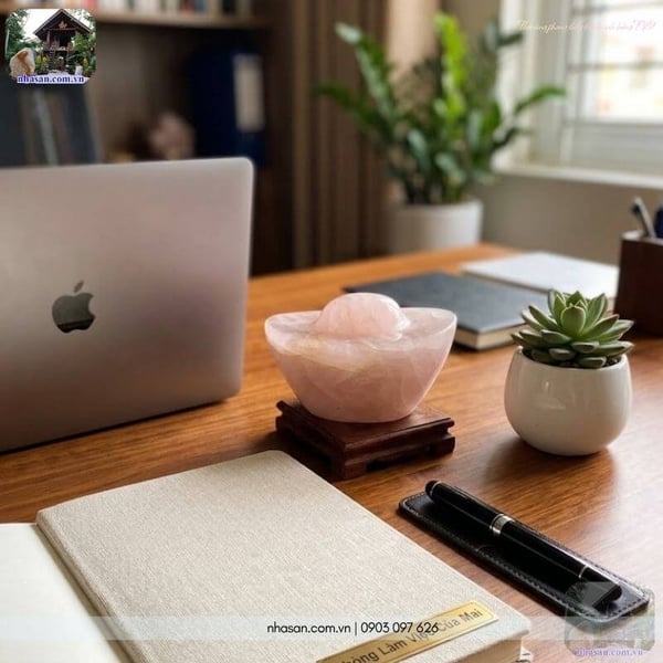 Thỏi vàng phong thủy thạch anh hồng TV51 800gr, dài 11cm x rộng 7.5cm x cao 7cm