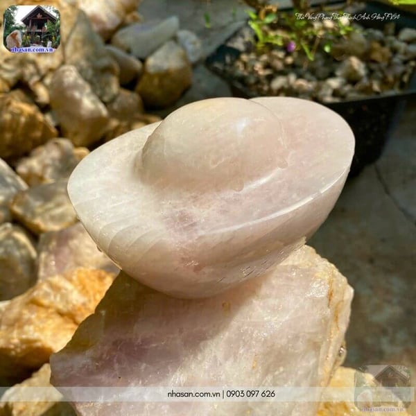 Thỏi vàng phong thủy thạch anh hồng TV54 940gr, dài 11.5cm x rộng 8cm x cao 8.5cm