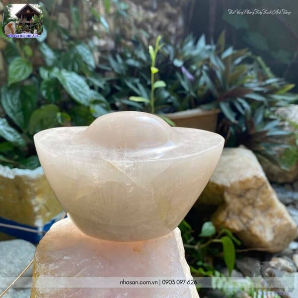 Thỏi vàng phong thủy thạch anh trắng TV55 840gr, dài 11.5cm x rộng 7.5cm x cao 7.5cm