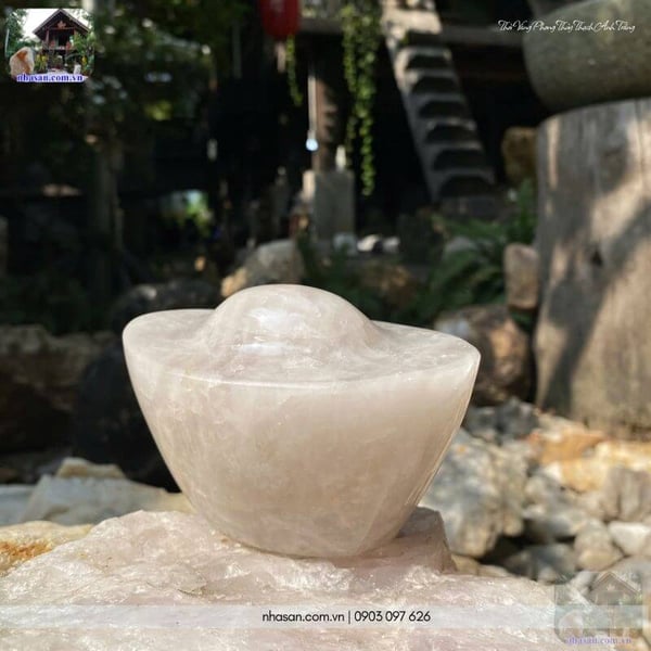Thỏi vàng phong thủy thạch anh trắng TV55 840gr, dài 11.5cm x rộng 7.5cm x cao 7.5cm