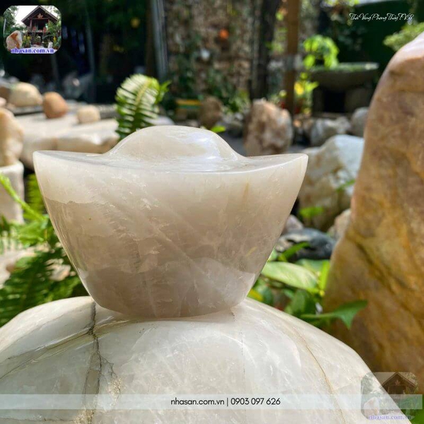 Thỏi vàng phong thủy TV58 thạch anh trắng 840gr, dài 11.5cm x rộng 7.5cm x cao 7.5cm