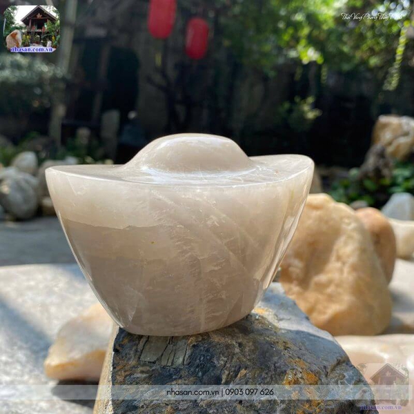 Thỏi vàng phong thủy TV58 thạch anh trắng 840gr, dài 11.5cm x rộng 7.5cm x cao 7.5cm