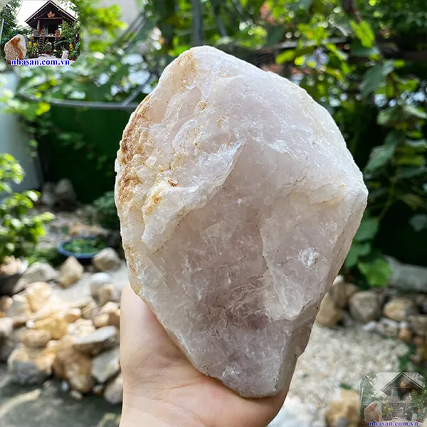 Thạch anh hồng thô - sự nổi bật tinh tế cho phòng ngủ