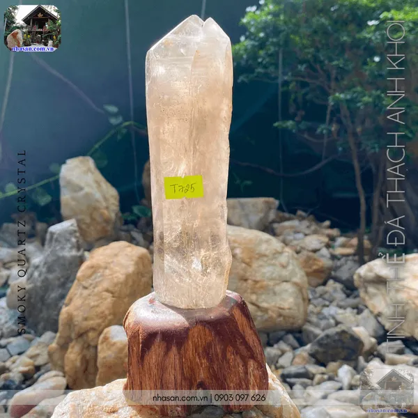 Tinh thể đá thạch anh khói 680gr, cao 21cm - T727