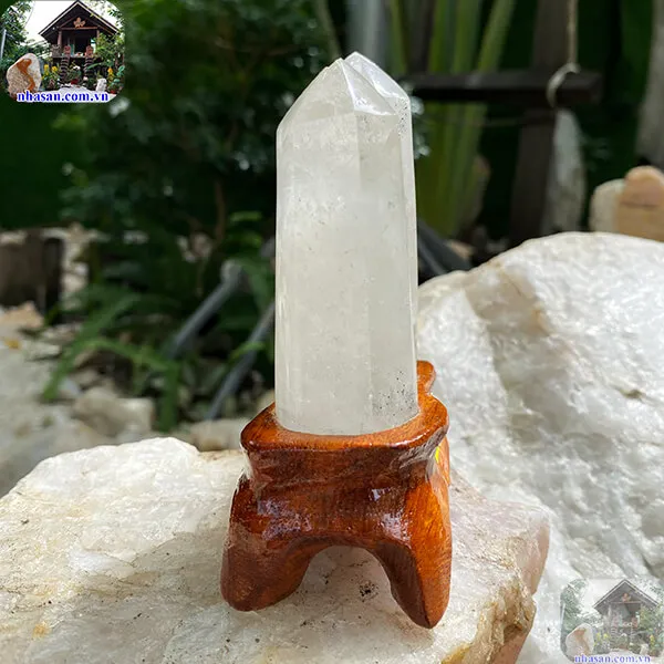 Trụ tinh thể thạch anh trắng 0.34kg, cao 12cm x ngang 6.5cm - T279
