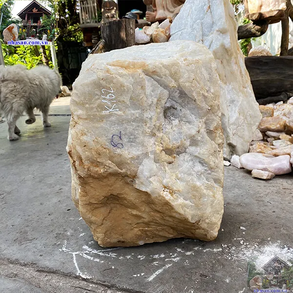 Đá thạch anh trắng thô khối 82kg-K162