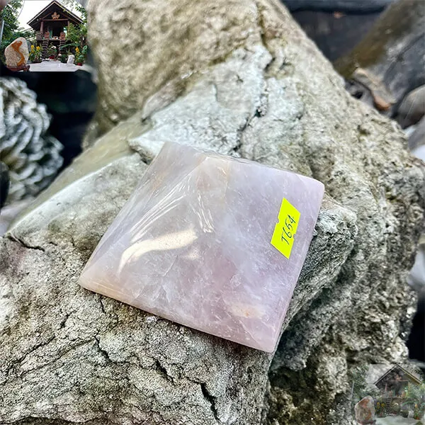 Kim tự tháp thạch anh hồng 400gr, cao 5.5cm x ngang 8cm - T654