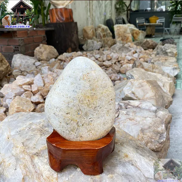 Thạch anh bông vàng 2.4kg (KT: 21 x 13 cm) - TAV149