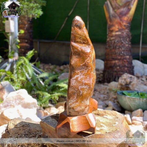 Trụ đá canxedon tự nhiên CXD146 - 6.5kg - cao 38cm