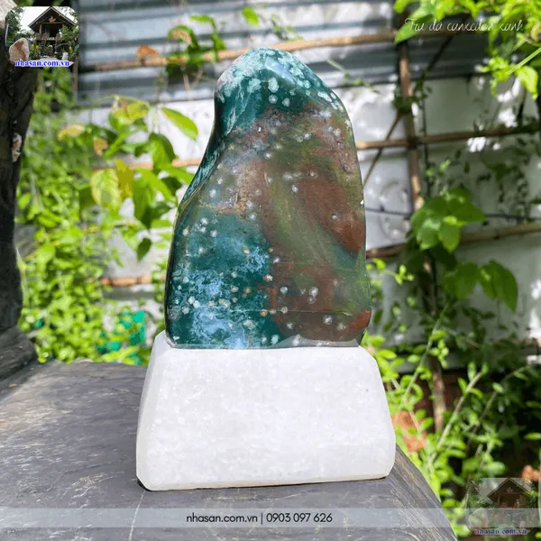 Trụ đá canxedon xanh nặng 1.5kg, cao 15.5cm, ngang 9.5cm - CXD145