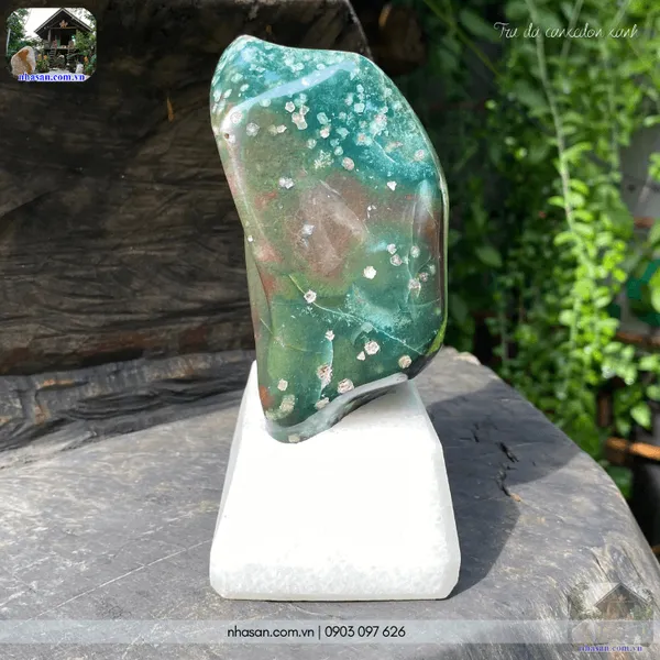 Trụ đá canxedon xanh nặng 1.5kg, cao 15.5cm, ngang 9.5cm - CXD145
