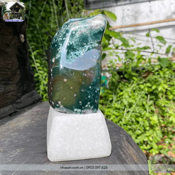 Trụ đá canxedon xanh nặng 1.5kg, cao 15.5cm, ngang 9.5cm - CXD145